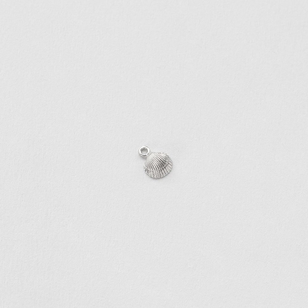 Coquilles jouet charm silver