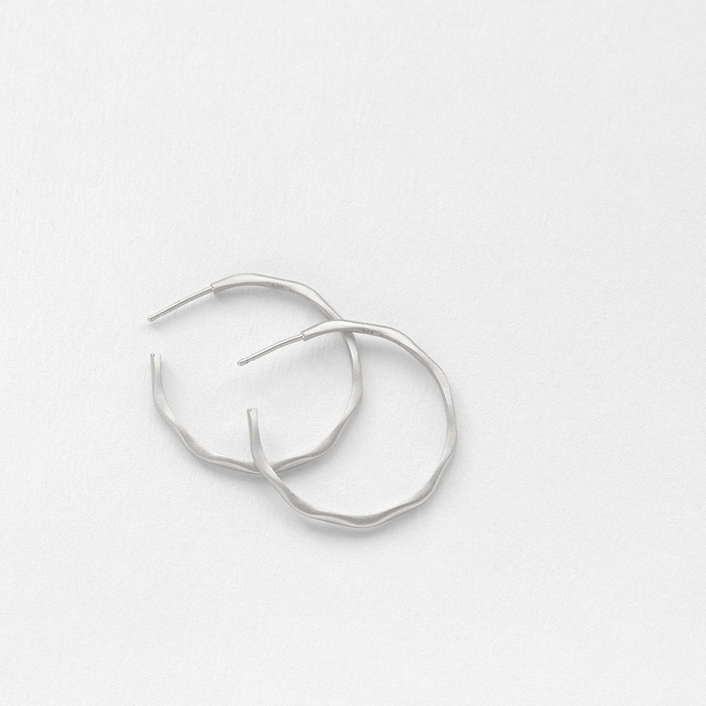 Sirène mezzo hoops silver