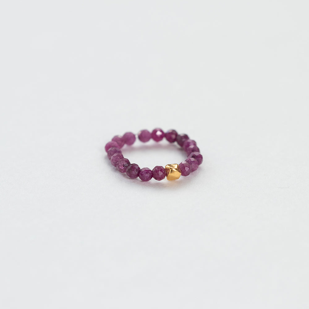 Terrestrial ruby ring gold