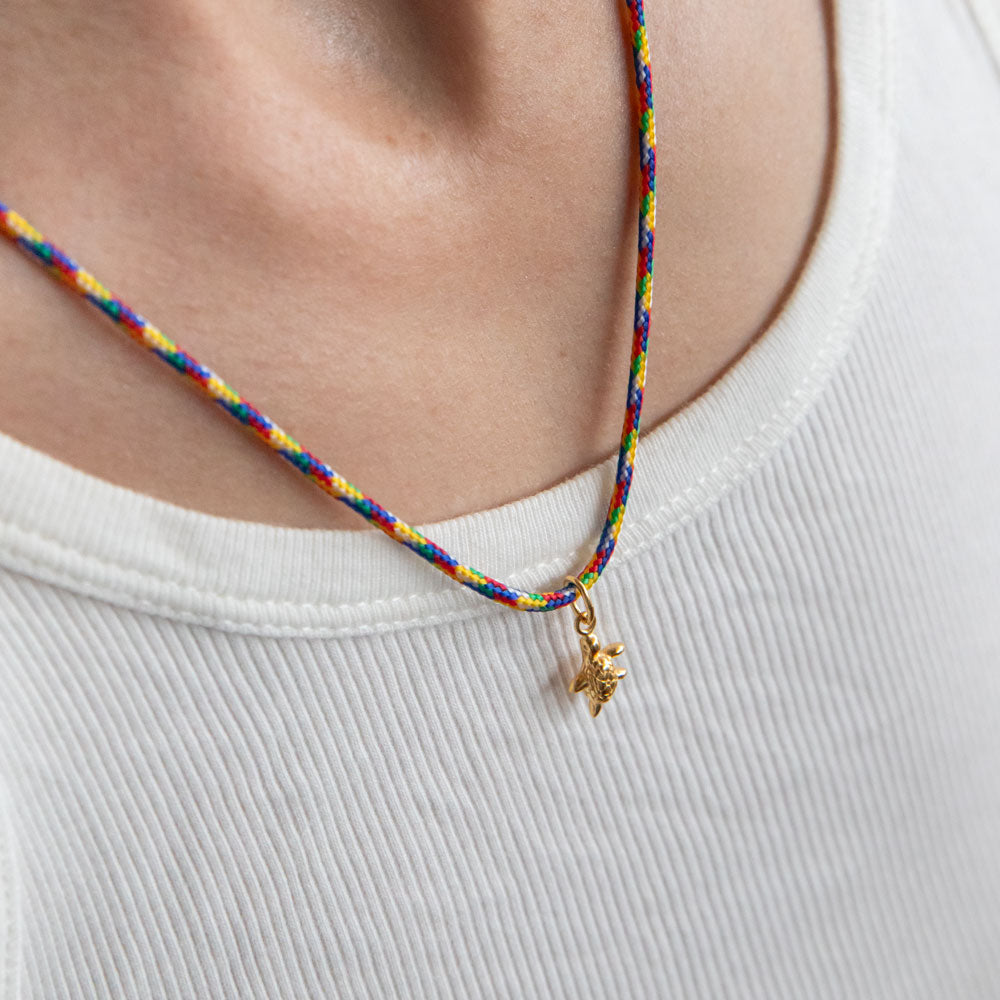 Tartaruga necklace with thread gold