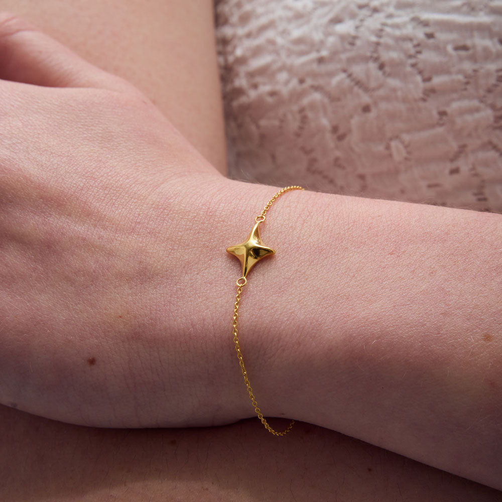 Gazing bracelet gold