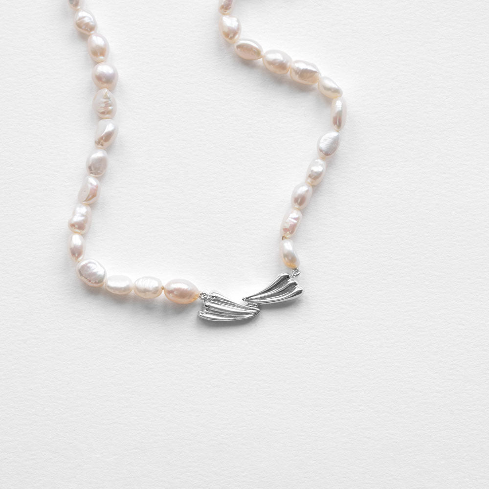 Surfing pearl necklace silver