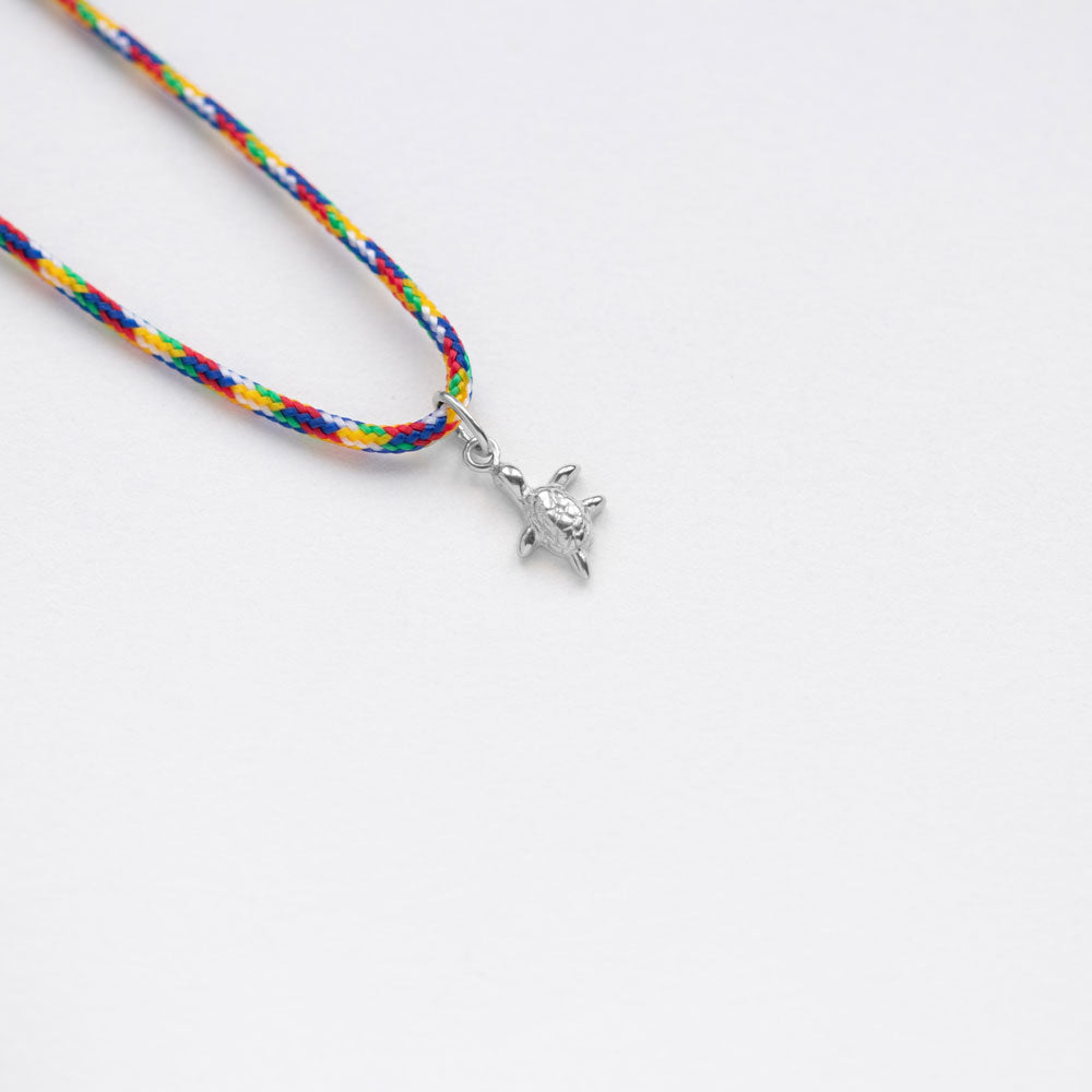 Tartaruga necklace with thread silver
