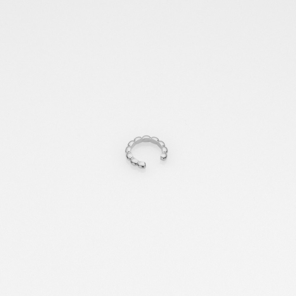 Tiny Treasures puff cuff earring silver