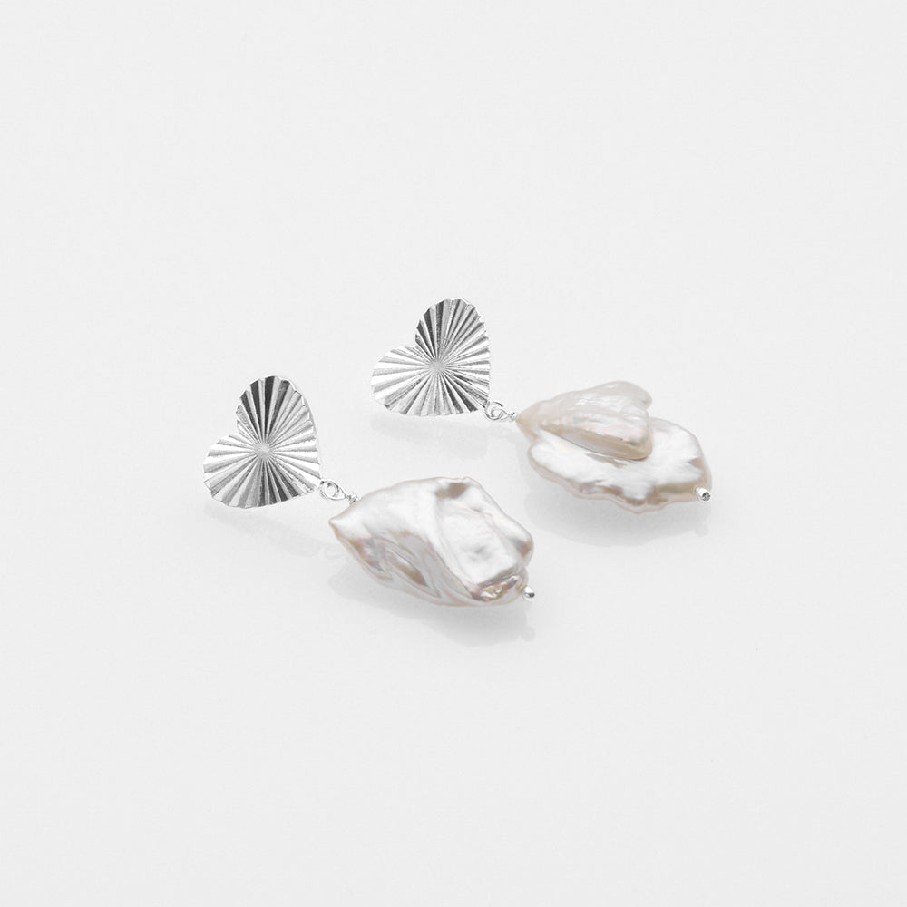 Sea & Sun pearl & heart earrings silver