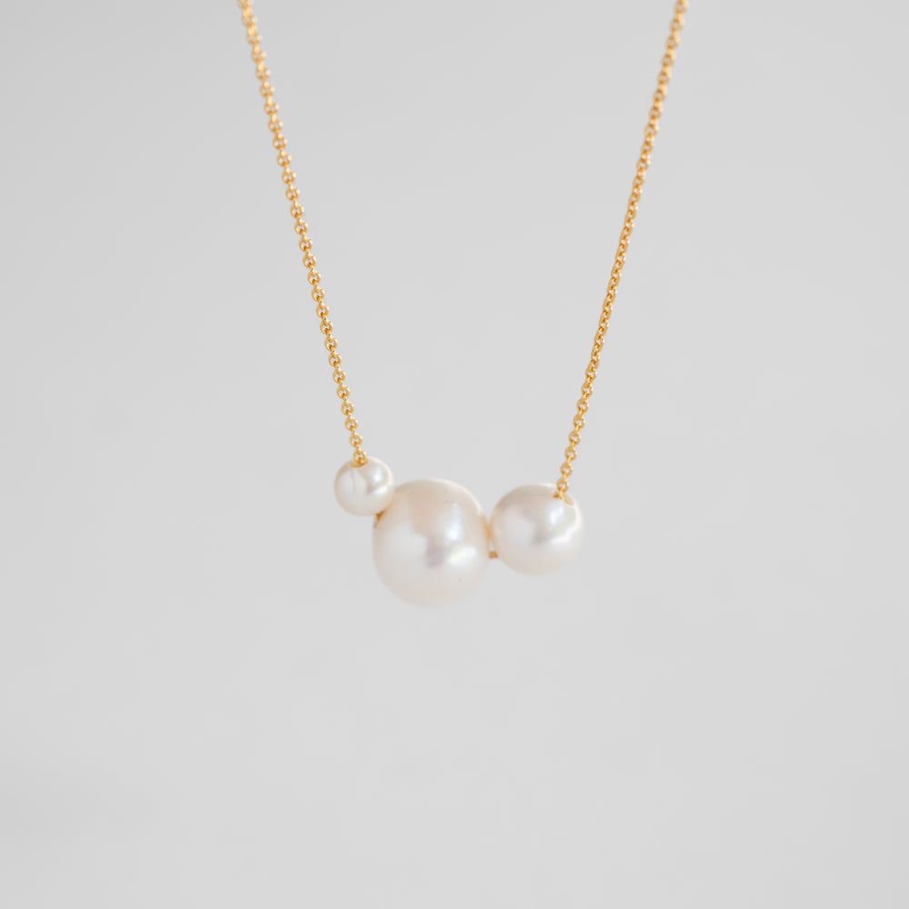 Cloud necklace gold