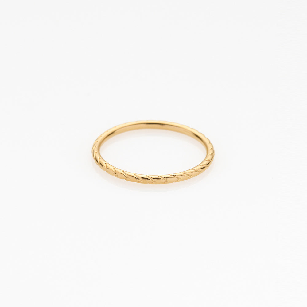 Tiny Treasures snakeskin ring gold