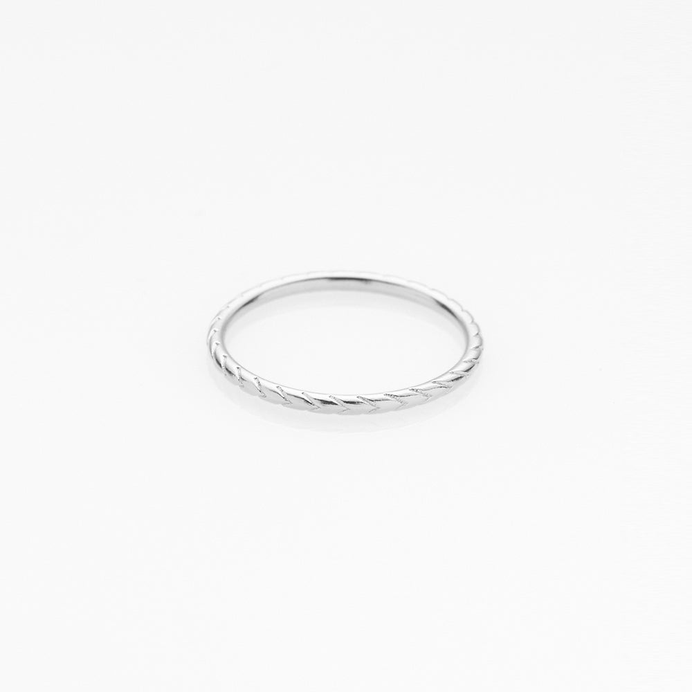 Tiny Treasures snakeskin ring silver