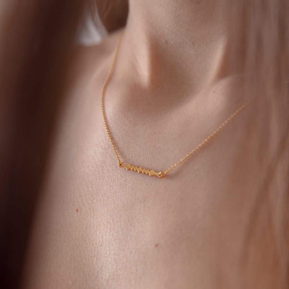 Alexa necklace gold