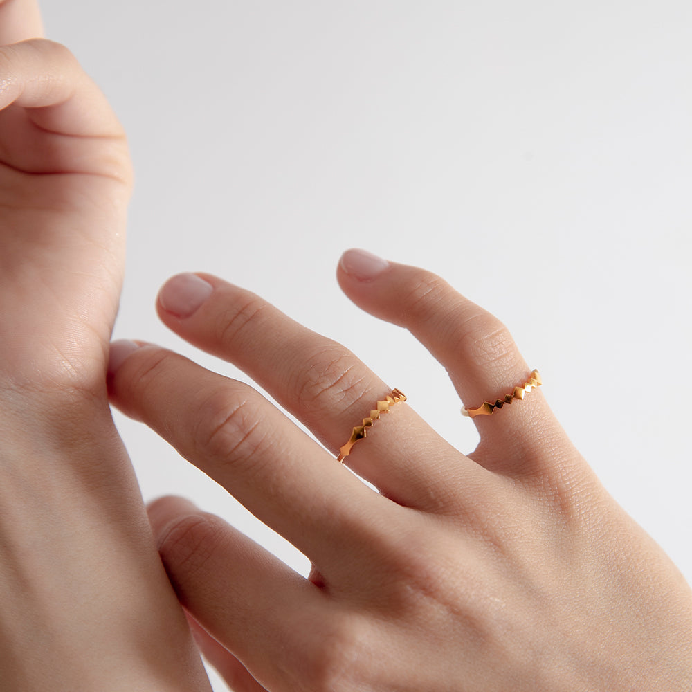 Alexa ring gold