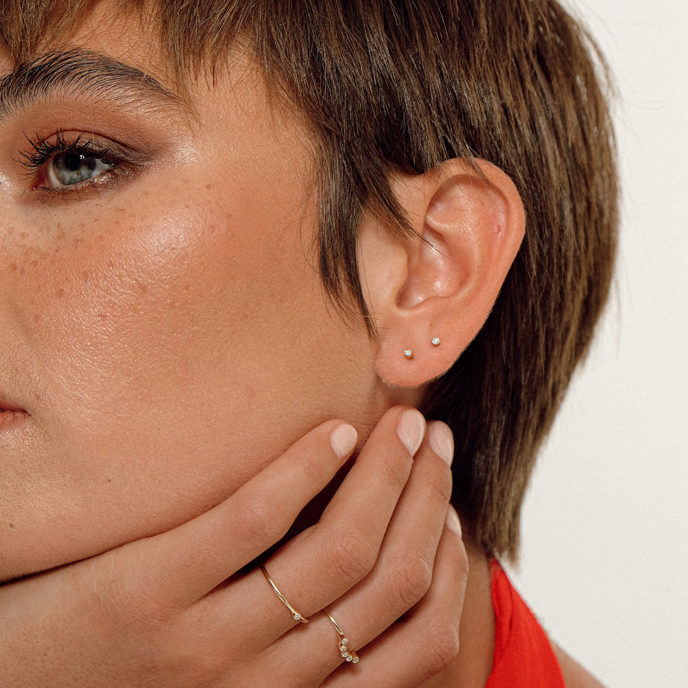 Astro single 14K yellow gold stud earring