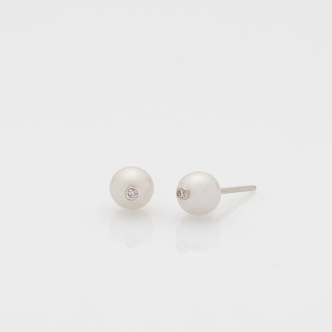 Free the pearls stud earrings 14K white gold with diamonds